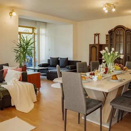 High Tatras Family Mansion With Sauna, Jacuzzi & Gym Vila Nova Lesna