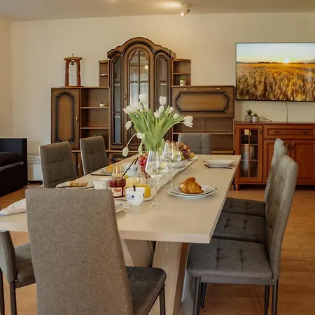 High Tatras Family Mansion With Sauna, Jacuzzi & Gym