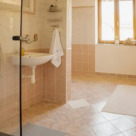 High Tatras Family Mansion With Sauna, Jacuzzi & Gym Vila *