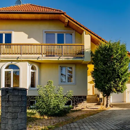 High Tatras Family Mansion With Sauna, Jacuzzi & Gym Vila *